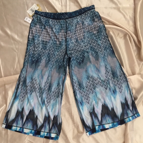 Woman’s wide-legged pants - Picture 6 of 8